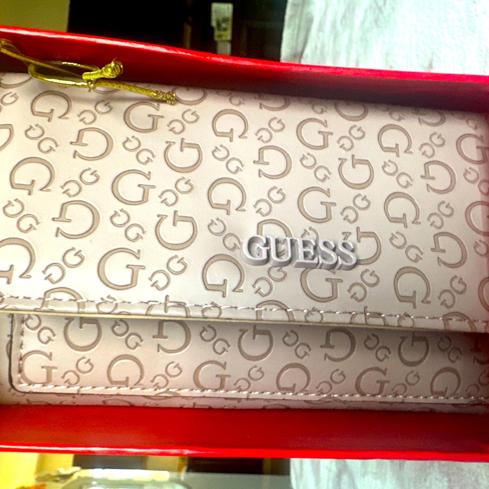 GUESS wallet NEW